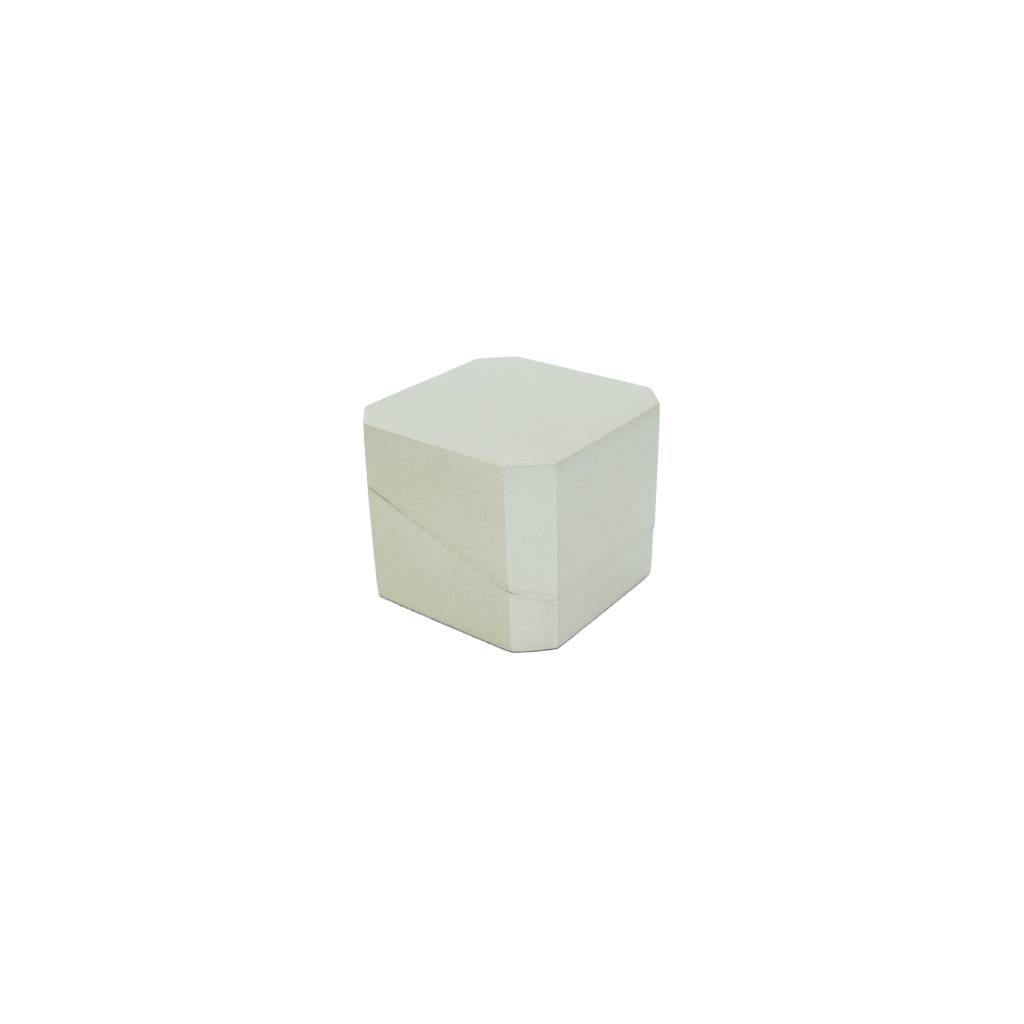 Бора - Деревянная коробочка для колец 8x8см
